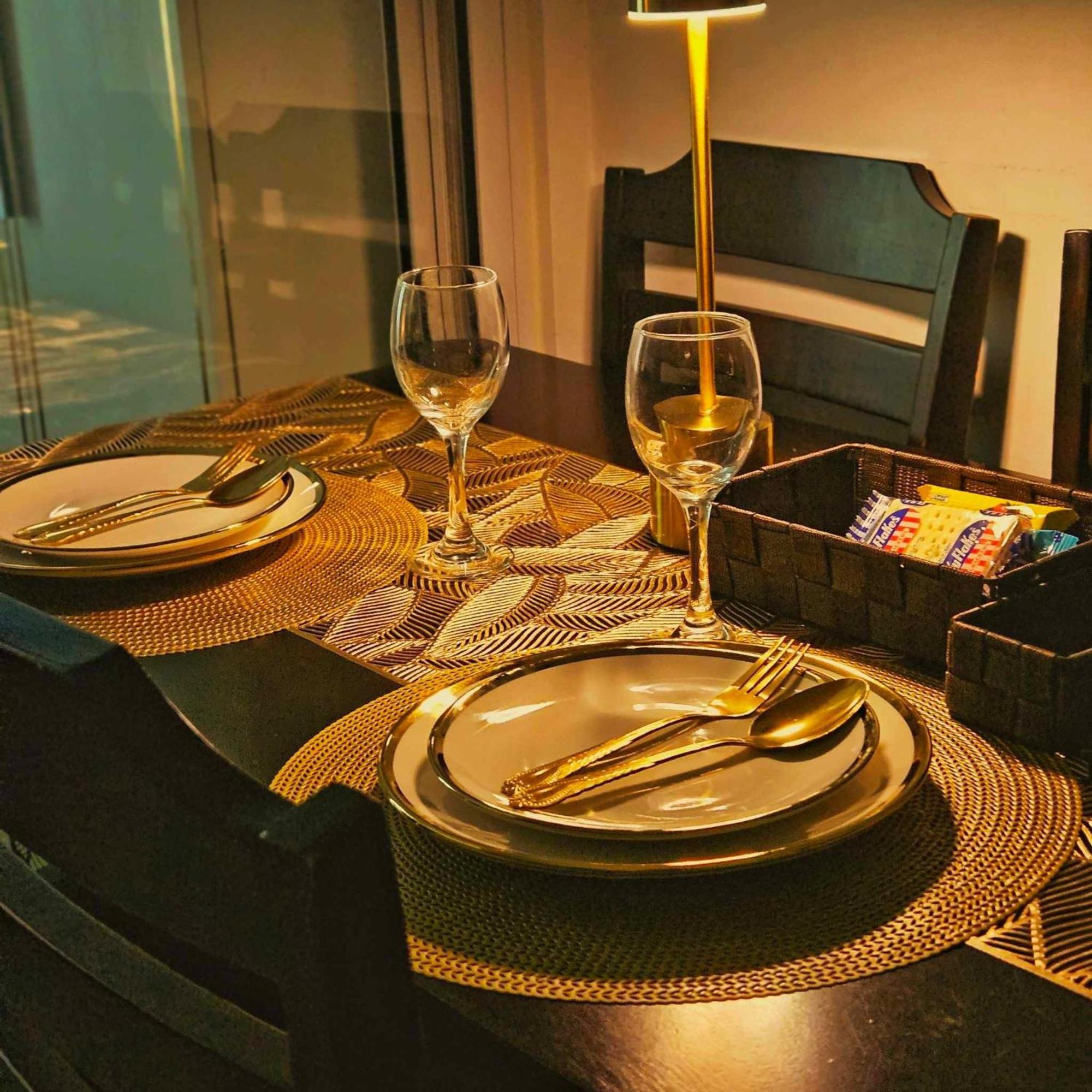 Azure Urban Resort Staycation มะนิลา ภายนอก รูปภาพ